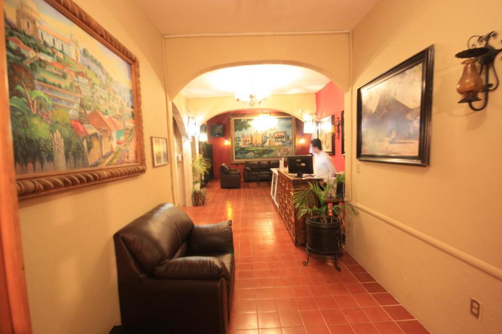 马德罗之家酒店 San Cristóbal de Las Casas 外观 照片