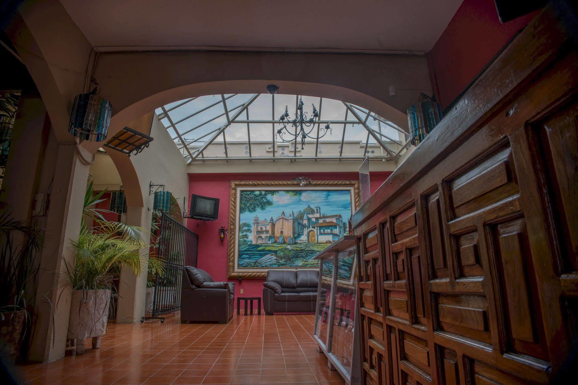马德罗之家酒店 San Cristóbal de Las Casas 外观 照片